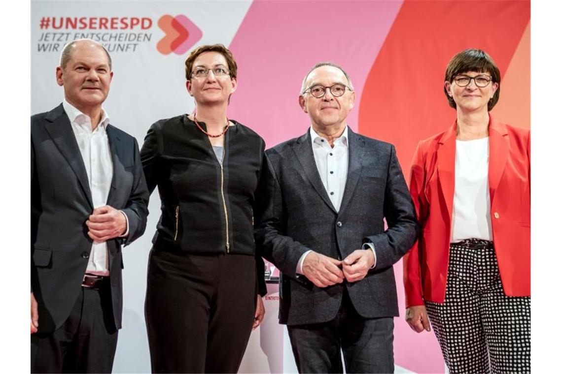 Beben in SPD: Sieg für GroKo-Kritiker Walter-Borjans/Esken Wer wird die SPD künftig führen: Olaf Scholz (l) und Klara Geywitz oder Saskia Esken und Norbert Walter-Borjans?. Foto: Michael Kappeler/dpa
