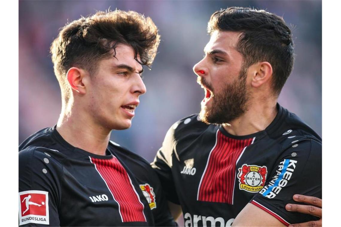 Bosz über Havertz: „Erwarte nicht, dass Kai zurückkommt“ Werden Bayer Leverkusen wohl verlassen: Kai Havertz (l) und Kevin Volland. Foto: Andreas Gora/dpa