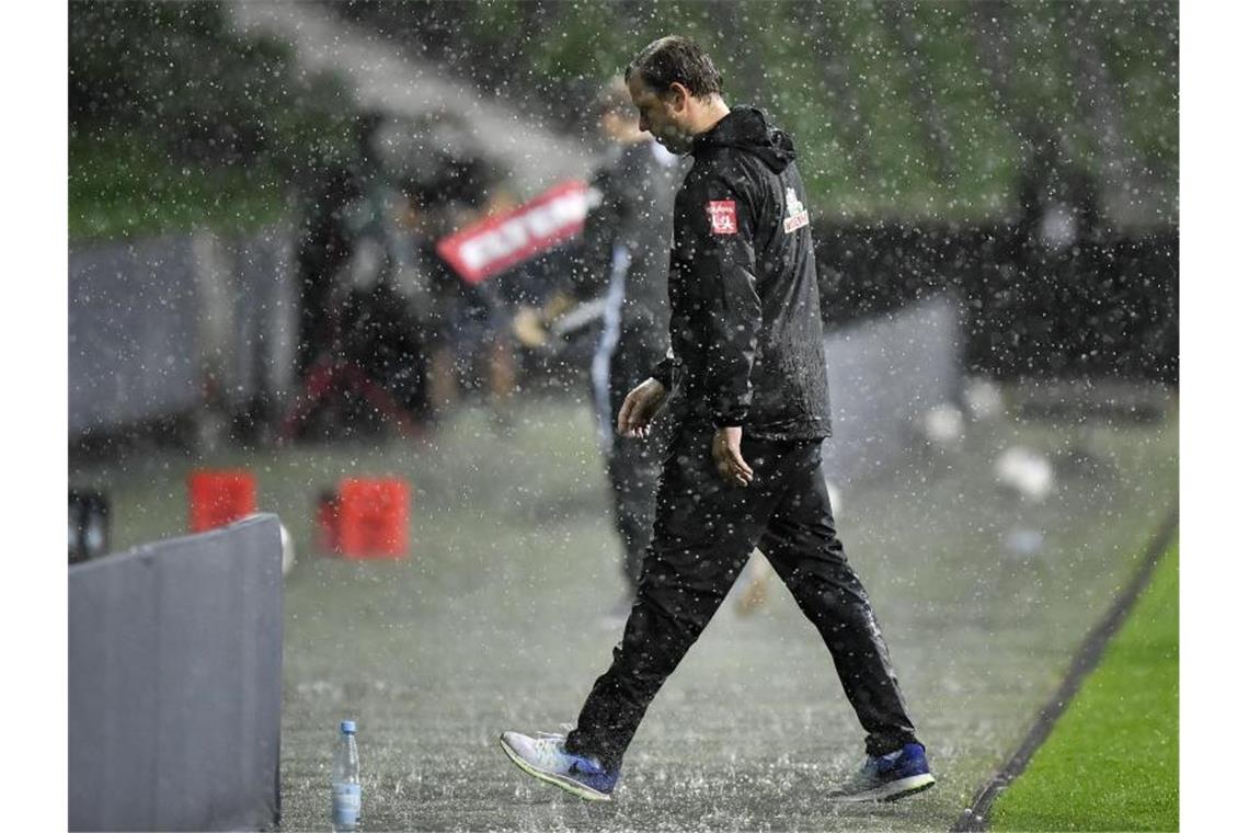 Werder-Coach Florian Kohfeldt kam mit seinem Team in der Relegation gegen den 1. FC Heidenheim nicht über ein 0:0 hinaus. Foto: Martin Meissner/AP POOL/AP