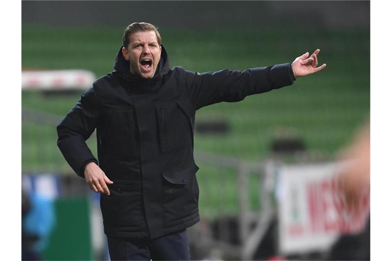 Werder-Trainer Florian Kohfeldt war nach der Heimniederlage angefressen. Foto: Carmen Jaspersen/dpa