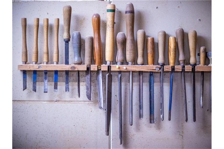 Werkzeuge zur Holzbearbeitung. Handwerkspräsident Wollseifer warnt vor Steuererhöhungen. Foto: Jens Büttner/dpa-Zentralbild/dpa