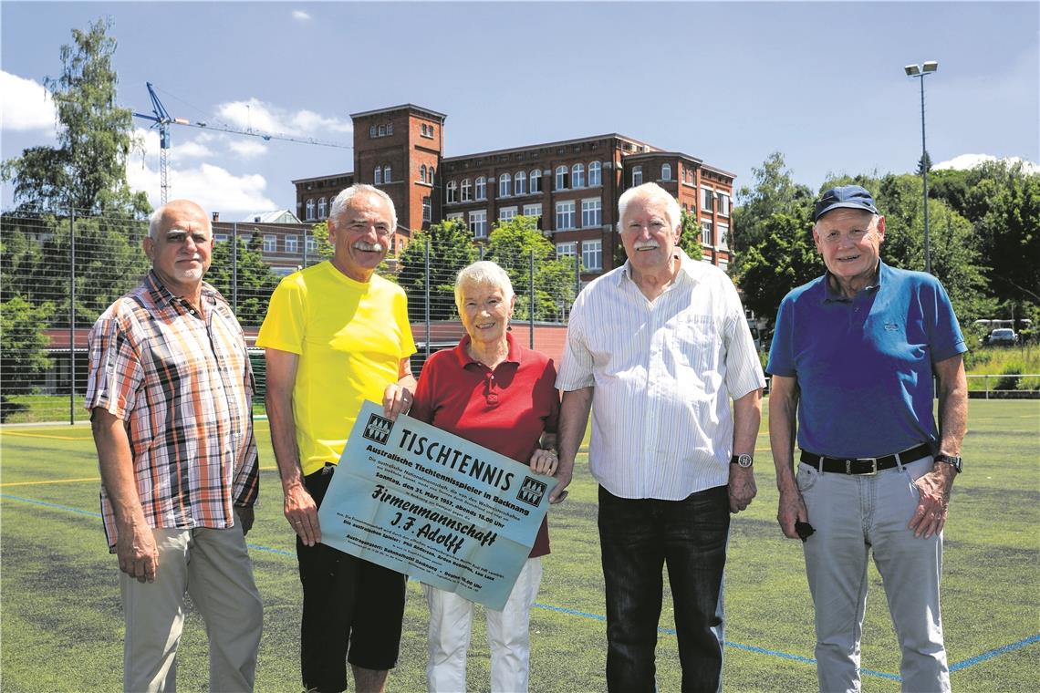 Ein Fußball-Weltmeister flitzt über Backnanger Aschenbahnen