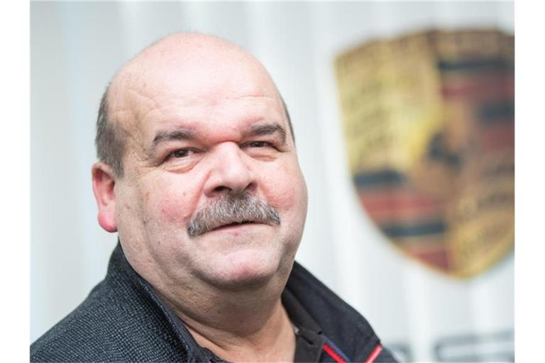 Werner Weresch, Betriebsratschef bei Porsche, nimmt an einem Gespräch mit der Deutschen Presse-Agentur (dpa) teil. Foto: Tom Weller/dpa