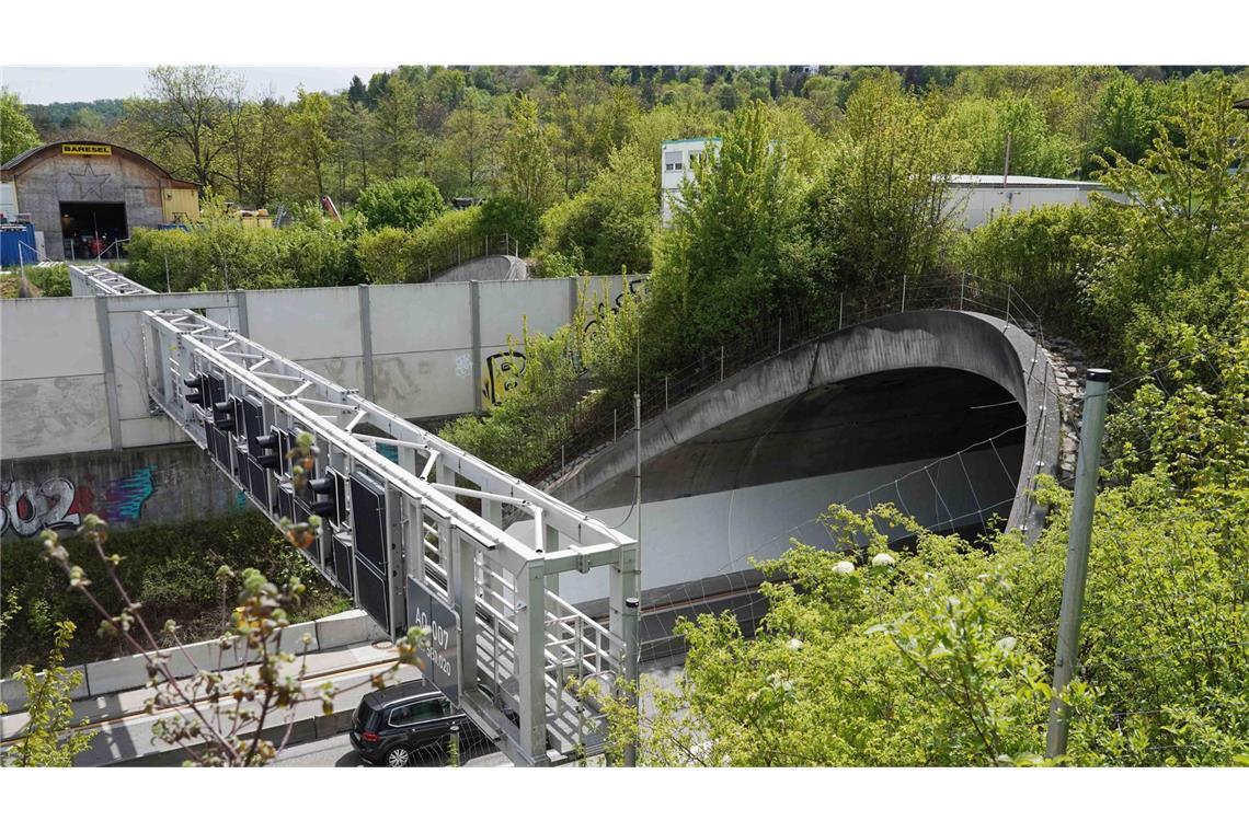 Wesentliche Brandschäden sind nach Angaben der Autobahn GmbH repariert und die vorgeschriebenen Sicherheitseinrichtungen erneuert worden.