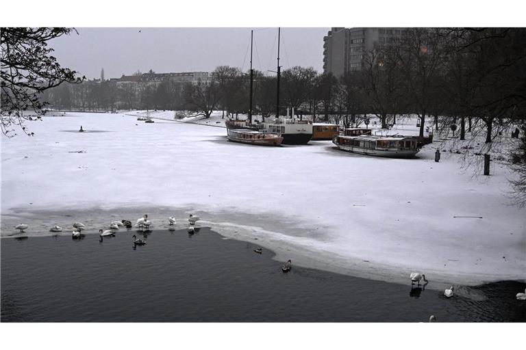 Wetter weiter zweigeteilt: Dauerfrost im Nordosten und fast frühlingshaft mild im Westen.
