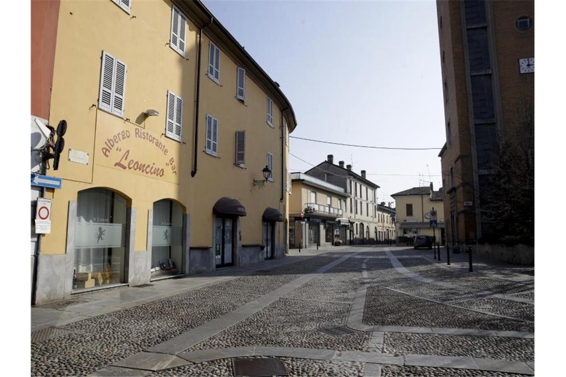 Drei Serie-A-Spiele in Italien wegen Coronavirus abgesagt Wie ausgestorben sind die Straßen: In Italien sind wegen Coronavirus drei Serie-A-Spiele abgesagt worden. Foto: Luca Bruno/AP/dpa