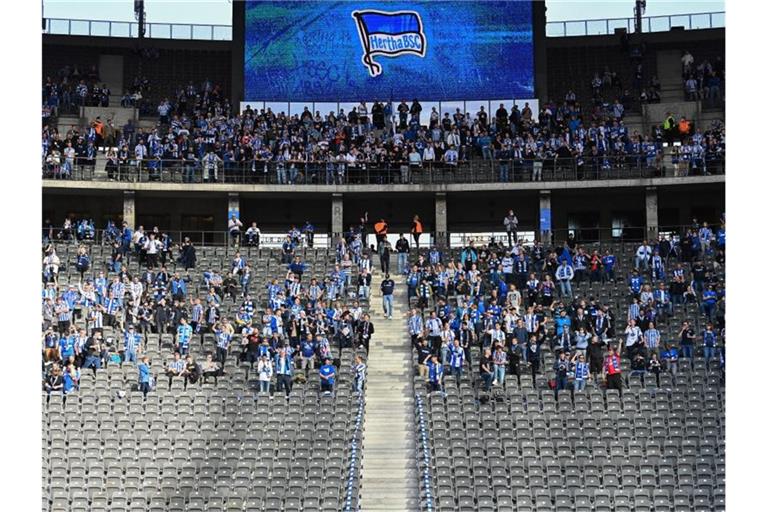 Wie bei Hertha BSC können die Kontingente zugelassener Zuschauer in den Stadien der Bundesliga meist nicht voll genutzt werden. Foto: Soeren Stache/dpa-Zentralbild/dpa