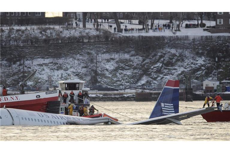 Wie durch ein Wunder überleben alle 155 Menschen an Bord die Notlandung im Hudson River. (Archivbild)