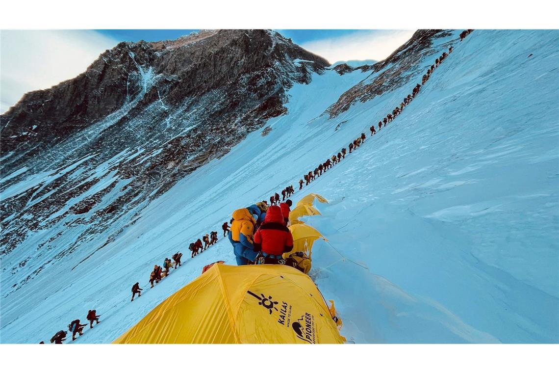 Mount Everest: Am Khumbu-Eisbruch beginnt die Klettersaison