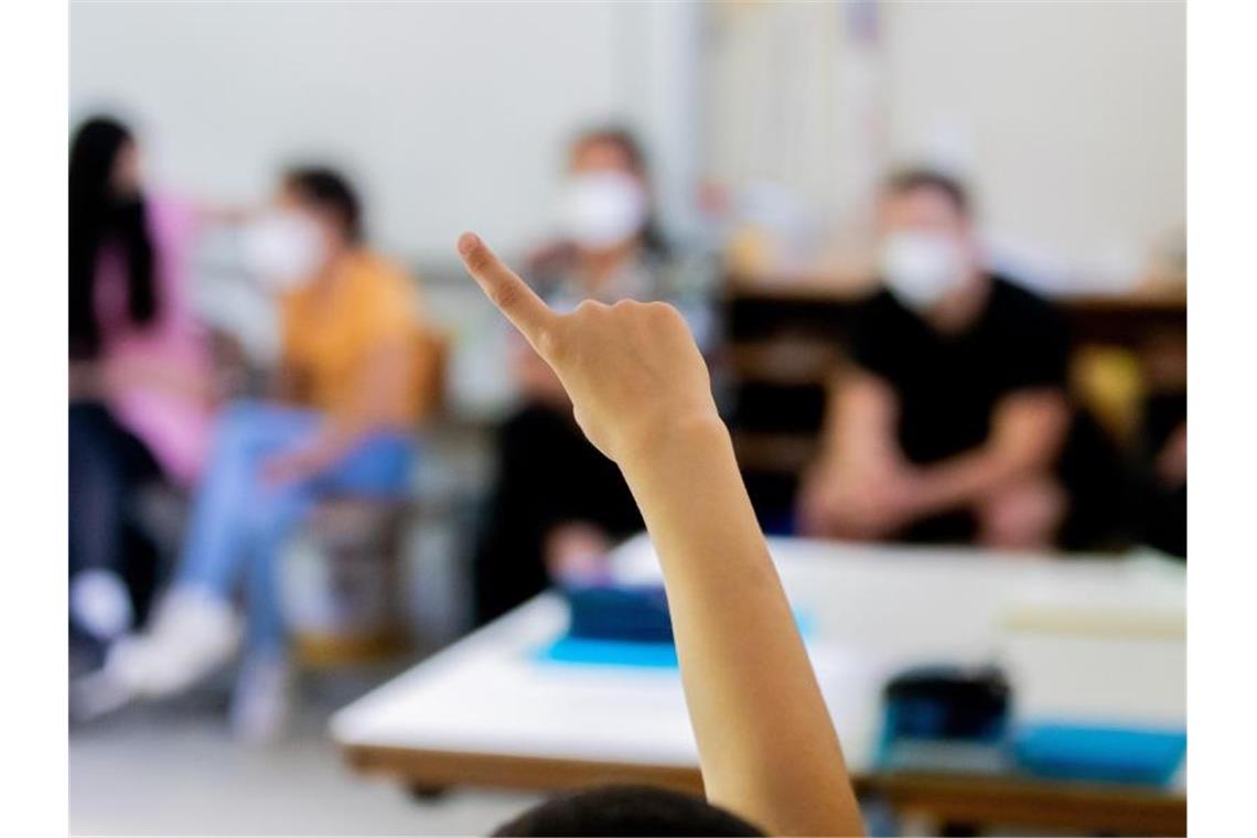 Wie geht es nach den Sommerferien in Deutschlands Schulen weiter? Die Kultusminister sind optimistisch. Foto: Christoph Soeder/dpa/Archivbild