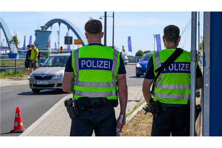 Wie hier an der polnischen Grenze kontrolliert Deutschland mittlerweile auch alle anderen Landgrenzen.