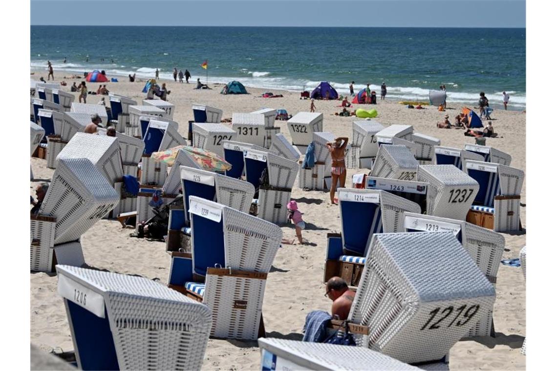 Wie hier auf Sylt startet an diesem Wochenende mit Beginn der Sommerferien in vielen Bundesländern die Hochsaison. Foto: Carsten Rehder/dpa