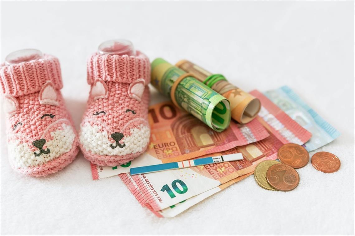 So viel bekommen Eltern pro Kind im nächsten Jahr mehr Wie hoch wird das Kindergeld 2026 ausfallen?