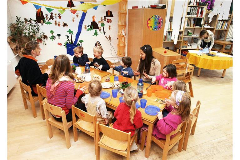 Wie kann man Fachkräfte effektiv einsetzen und möglichst vielen Familien einen Betreuungsplatz anbieten ohne Abstriche bei der Qualität machen zu müssen?