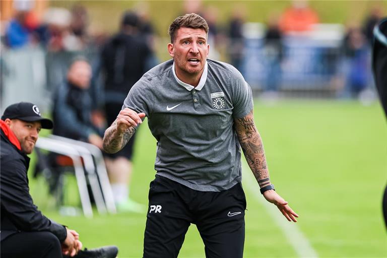 Wie seine Mannschaft ist auch Trainer Pascal Reinhardt vor dem Vergleich mit Bayer Leverkusen hoch motiviert. Foto: Eibner