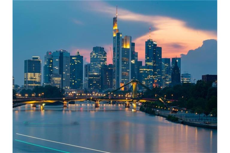 Wie stehen die Banken in Deutschland da? In Frankfurt werden die Ergebnisse der vierten Niedrigzinsumfrage inklusive Stresstest vorgestellt. Foto: Boris Roessler