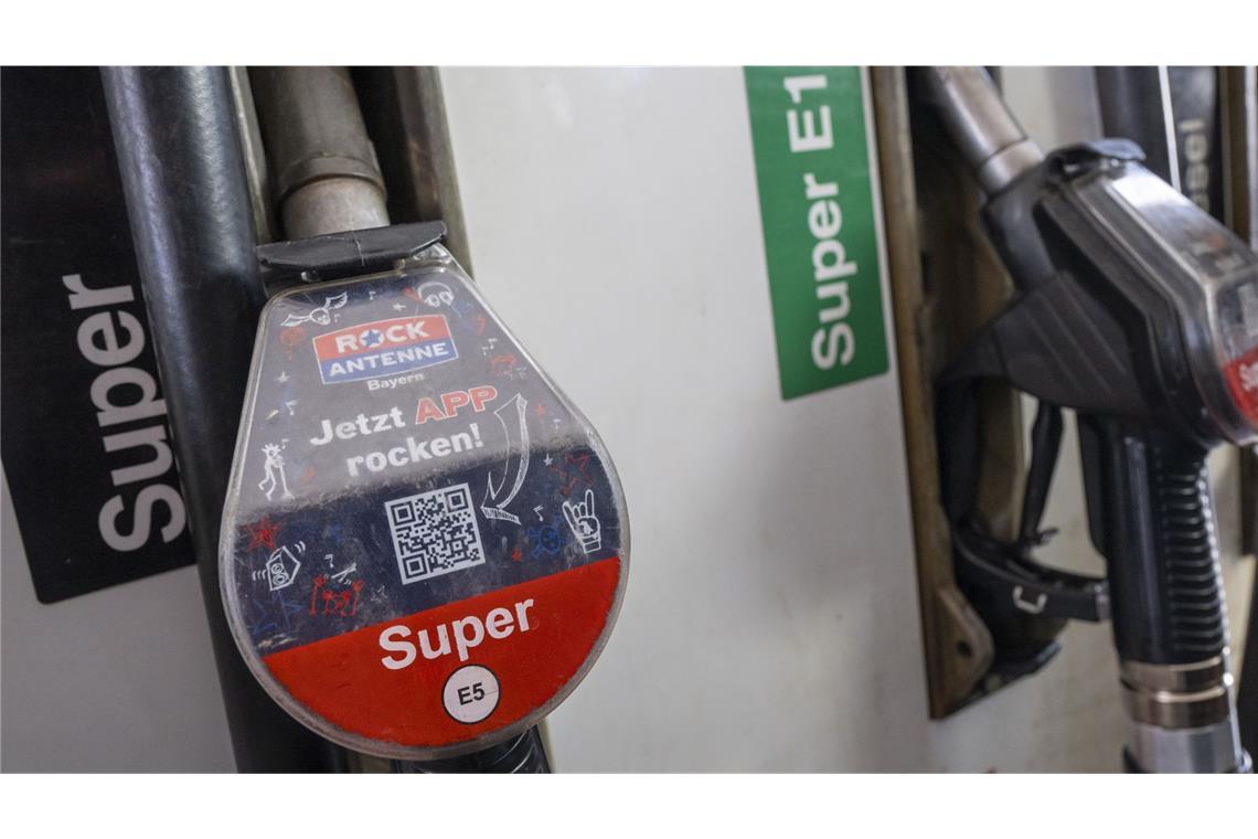 Fast 10 Cent Ost-West-Gefälle an der Tankstelle Wie steht es um die Spritpreise?