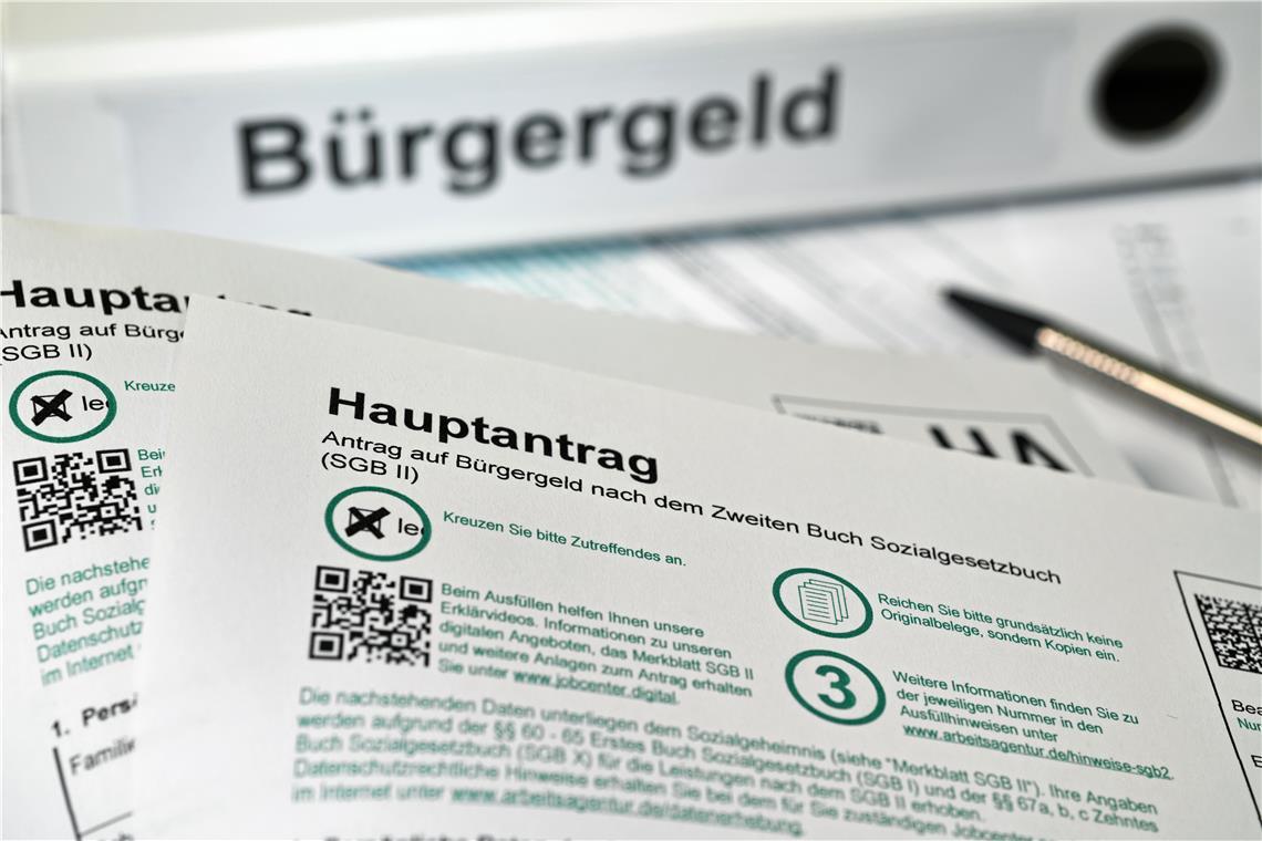 Bürgergeldempfängerin berichtet aus ihrem Alltag: „Die Würde leidet enorm“ Wie viel Sozialstaat können und wollen wir uns leisten? Darüber wird in der Politik aktuell diskutiert. Symbolfoto: nmann77 - stock.adobe.com