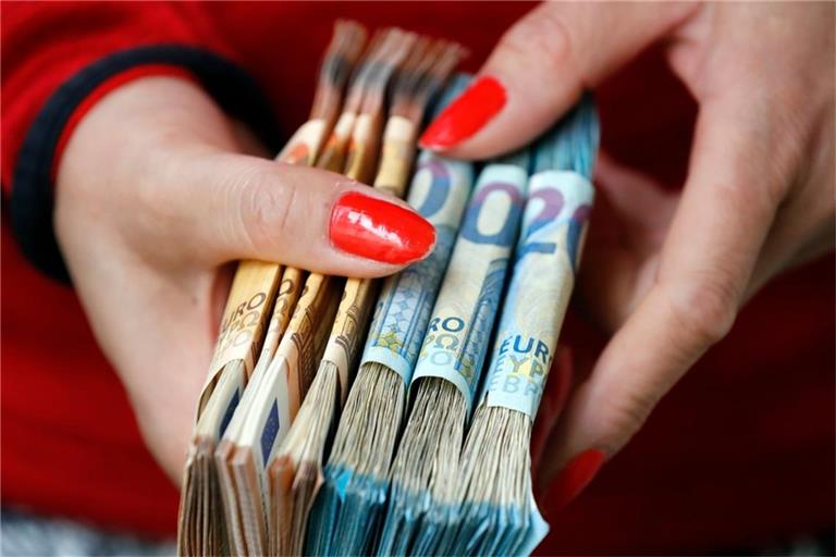 Wie viel Vermögen ist in Deutschland normal? Neue Zahlen zeigen: 2023 lag der Median bei 103.100 Euro. Doch je nach Alter bedeutet das etwas völlig anderes.