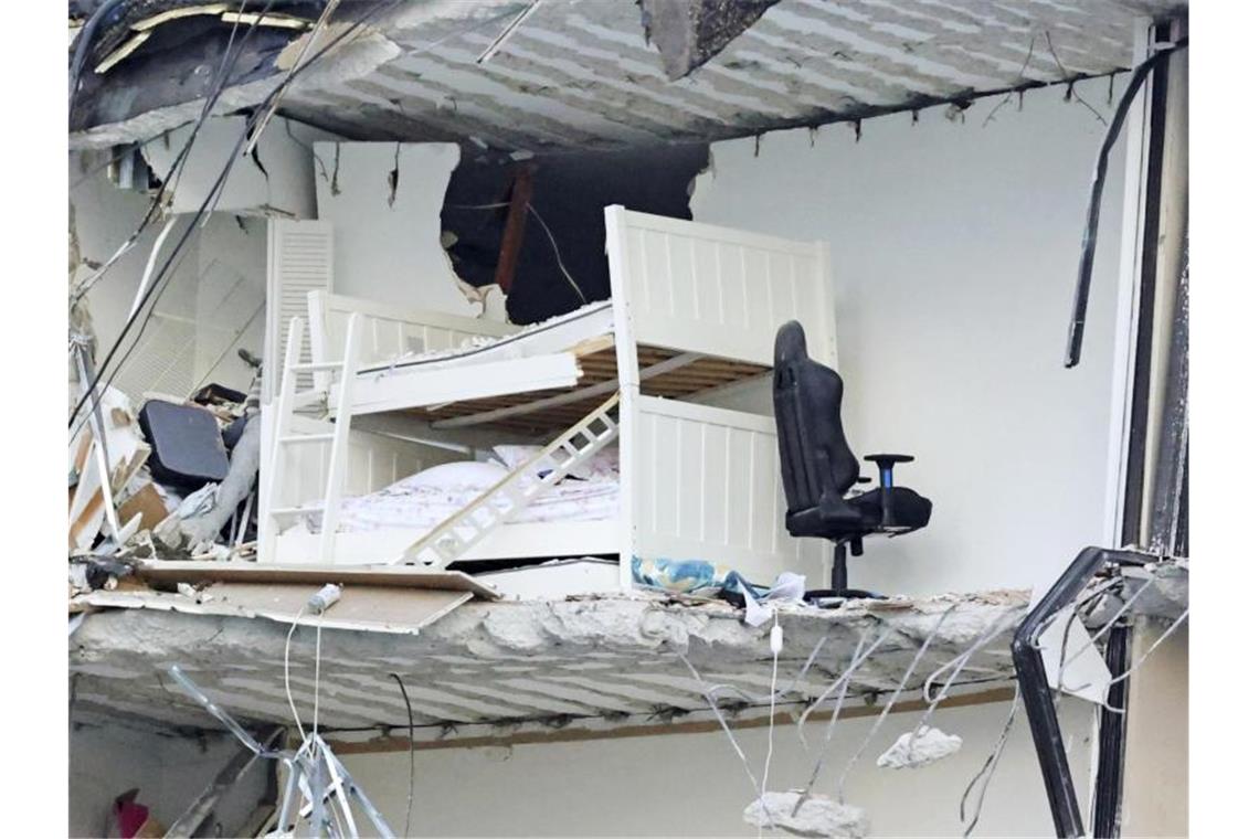 Wie viele Menschen sich zum Unglückszeitpunkt im Gebäude aufhielten, ist unklar. Foto: David Santiago/Miami Herald/dpa