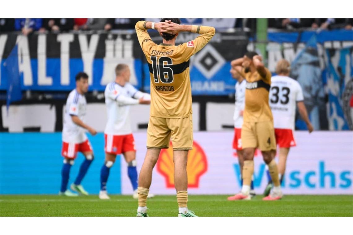 Wieder eine Chance vergeben: der VfB-Spieler Atakan Karazor fasst sich in Hamburg an den Kopf.