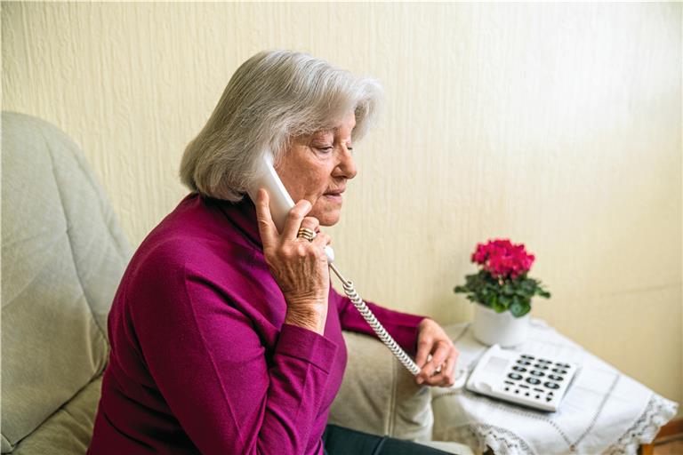 Wieder ist eine Seniorin auf Telefonbetrüger hereingefallen. Symbolfoto: Polizei