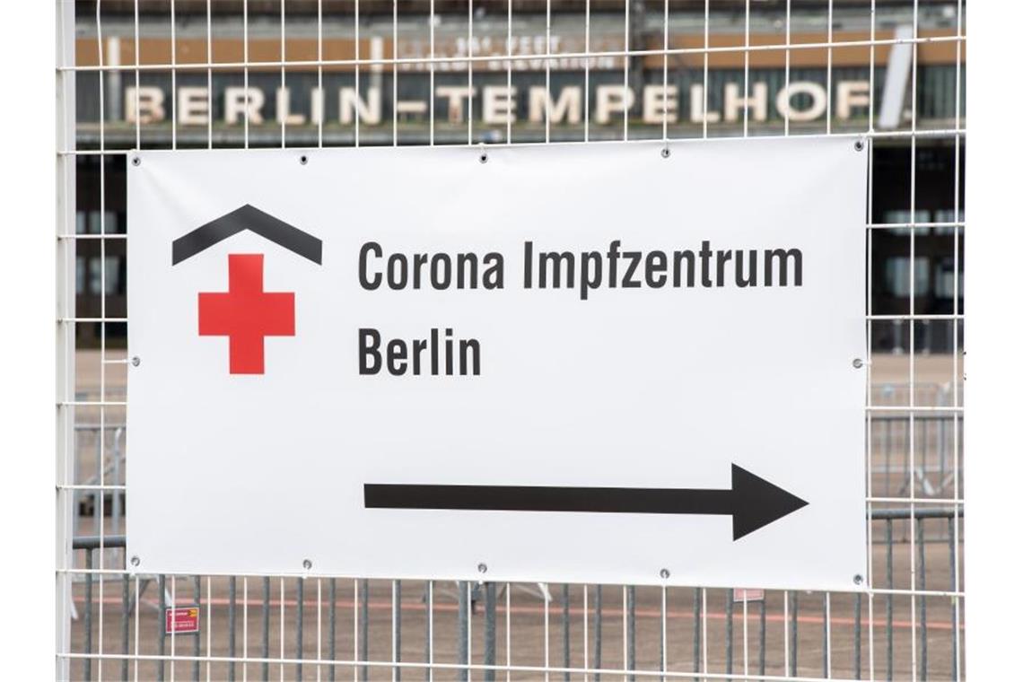 Wieviele Antikörper braucht man, um gut geschützt zu sein? Es gibt bisher keinen definierten Schwellenwert, der aussagen könnte, ob jemand immun oder vor einem schweren Verlauf geschützt ist. Foto: Christophe Gateau/dpa