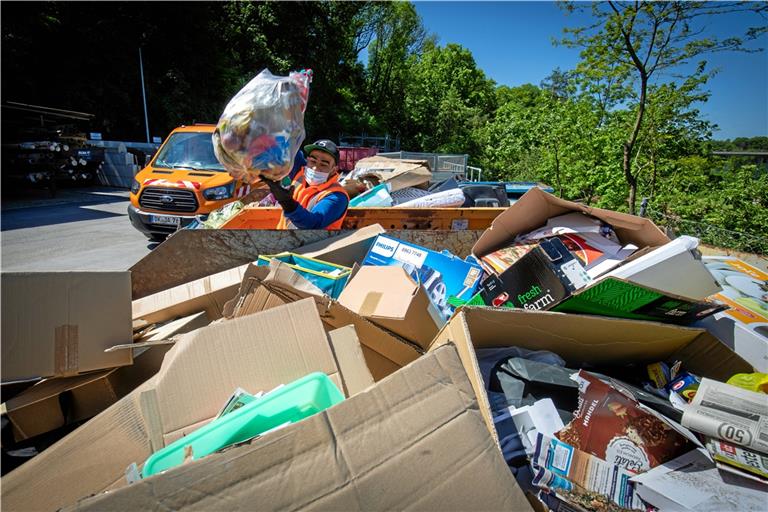 Wilde Müllablagerungen sind ein Ärgernis. Dieses und viele weitere Themen sollen mit dem OB besprochen werden. Archivfoto: A. Becher