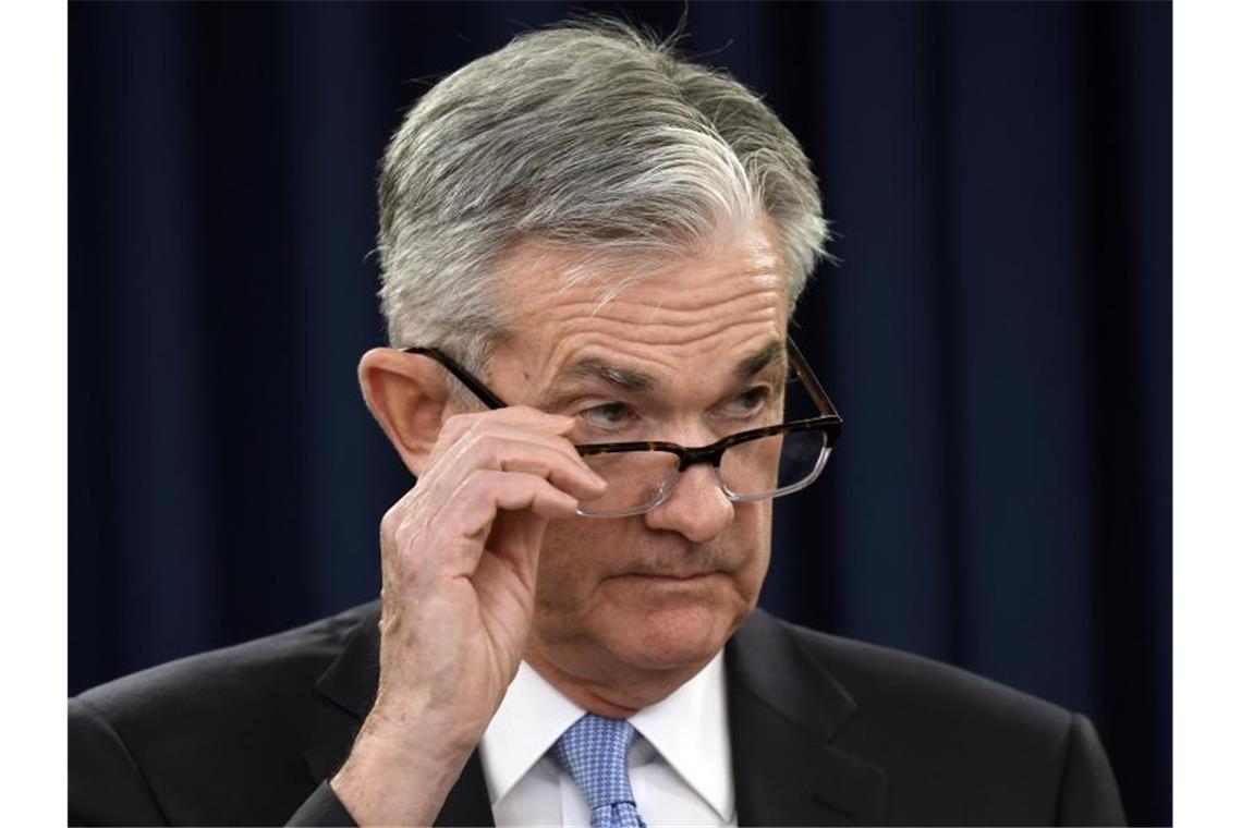 Fed-Chef Powell stellt erneut Leitzinssenkung in Aussicht Will Abwärtsrisiken für die Wirtschaft „genau beobachten“: US-Notenbankchef Jerome Powell. Foto: Susan Walsh/AP