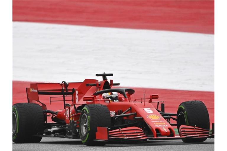 Will beim zweiten Rennen in Österreich Wiedergutmachung für seine Patzer zum Start betreiben: Sebastian Vettel. Foto: Joe Klamar/Pool AFP/AP/dpa