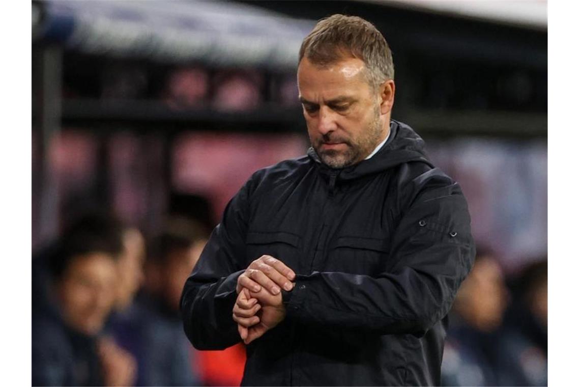 Flick und die „nächste Frage“: Schweigen zu Störfeuern Will den Fokus allein auf das Sportliche richten: Bayern-Coach Hansi Flick. Foto: Jan Woitas/dpa-Zentralbild/dpa