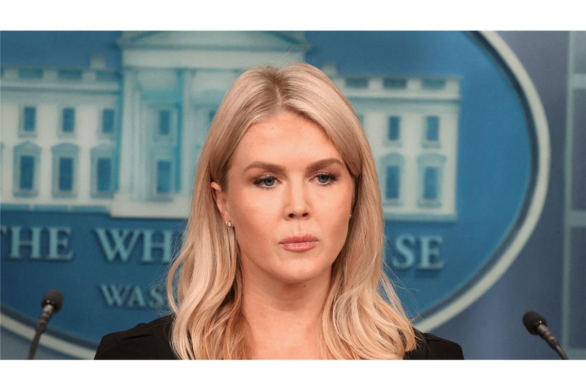 „Deine Mutter war es“ – Trump-Sprecherin soll Reporter beleidigt haben Will einem Chatverlauf zufolge keine „Bullshit-Anfragen“ mehr hören: Trump-Sprecherin Karoline Leavitt.