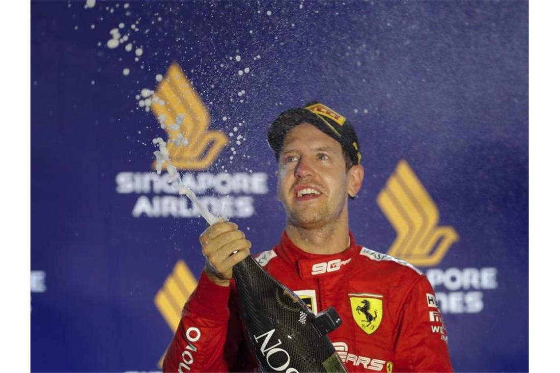 Unruhe in Formel-1-Oase: Aussprache bei Vettel und Ferrari Will einen versöhnlichen Saisoabschluss in Abu Dhabi: Ferrari-Pilot Sebastian Vettel. Foto: Vincent Thian/AP/dpa