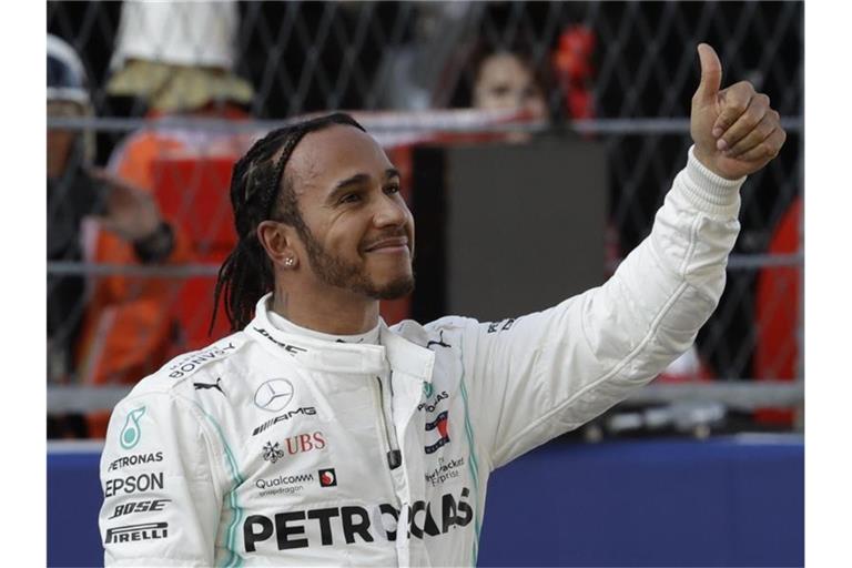 Will in Austin seinen sechsten WM-Titel perfekt machen: Mercedes-Pilot Lewis Hamilton. Foto: Luca Bruno/AP/dpa