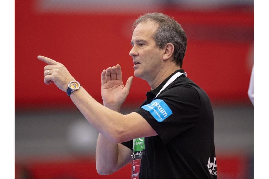 Will mit Deutschlands Handball-Frauen den EM-Halbfinaleinzug perfekt machen: Bundestrainer Henk Groener. Foto: Bo Amstrup/Ritzau Scanpix/AP/dpa