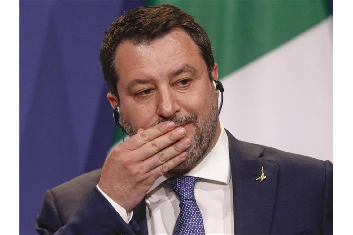 Will mit „erhobenen Hauptes“ in den Prozess gehen: Matteo Salvini. Foto: Laszlo Balogh/AP/dpa/Archiv