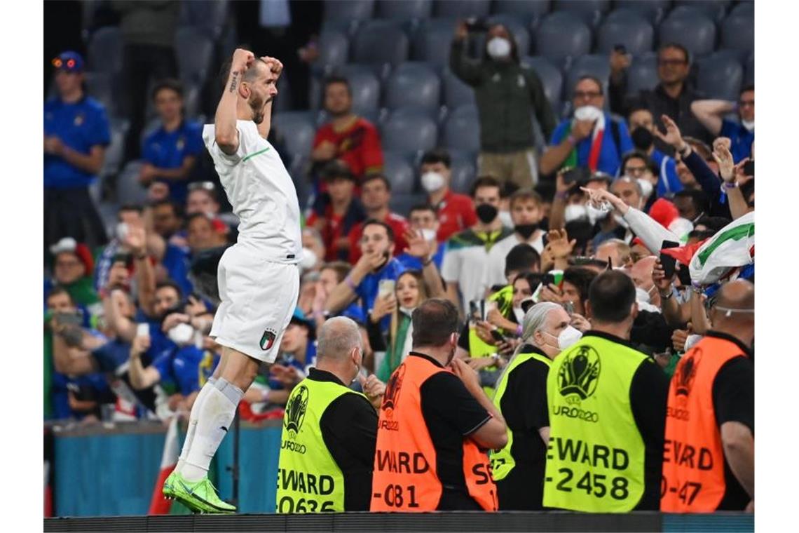 Duell der Favoriten: Starkes Italien fordert die Furia Roja Will mit Italien jubeln und ins EM-Finale: Leonardo Bonucci. Foto: Federico Gambarini/dpa