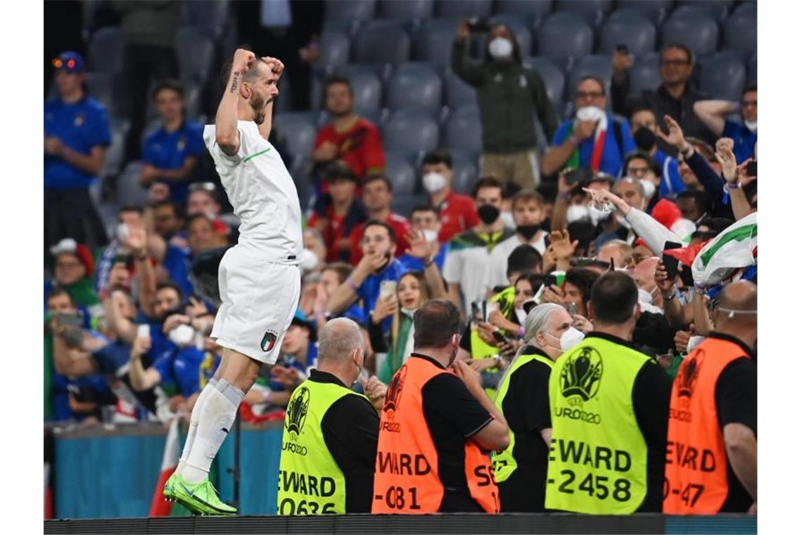 Will mit Italien jubeln und ins EM-Finale: Leonardo Bonucci. Foto: Federico Gambarini/dpa