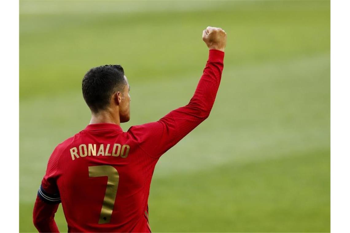 Will mit Portugal erneut den Titel holen: Superstar Cristiano Ronaldo. Foto: Armando Franca/AP/dpa
