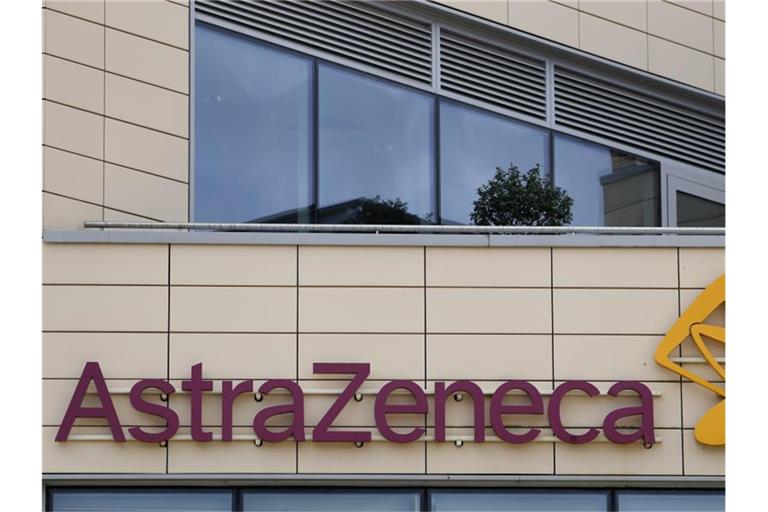 Will nun doch mehr Impfstoff an die Europäische Union liefern als angekündigt: Impfstoff-Hersteller Astrazeneca. Foto: Alastair Grant/AP/dpa