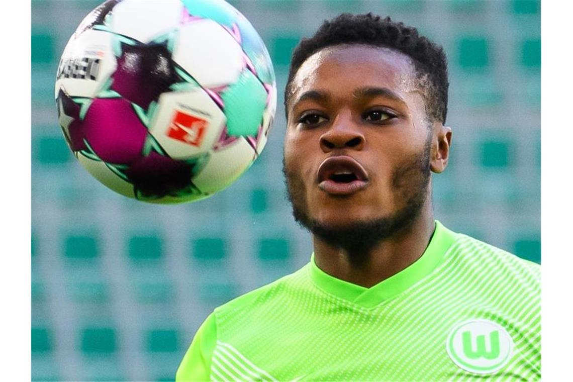 Fußball-Bundesliga am Samstag: Sechs Spiele, sechs Köpfe Will sich in Fürth den Frust von der Seele spielen: Ridle Baku. Foto: Swen Pförtner/dpa