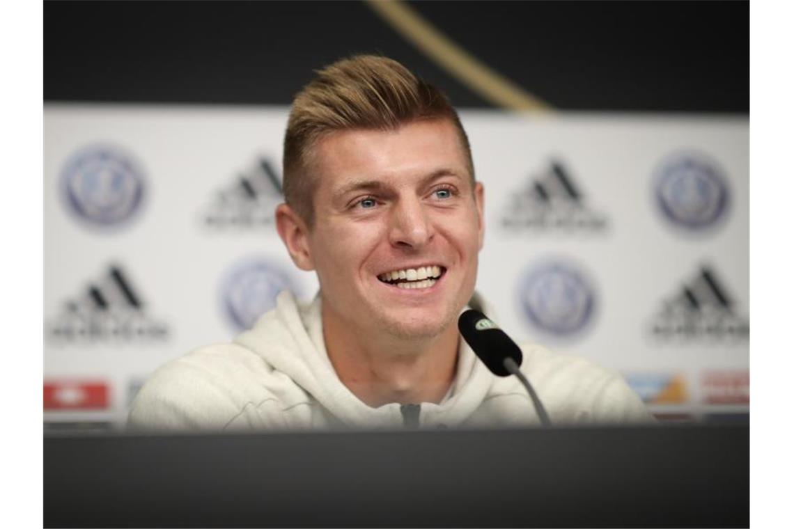Kroos stellt Pausen ein: Bei Gradmessern konstant dabei sein Will sich keine DFB-Auszeiten gönnen: Toni Kroos. Foto: Christian Charisius