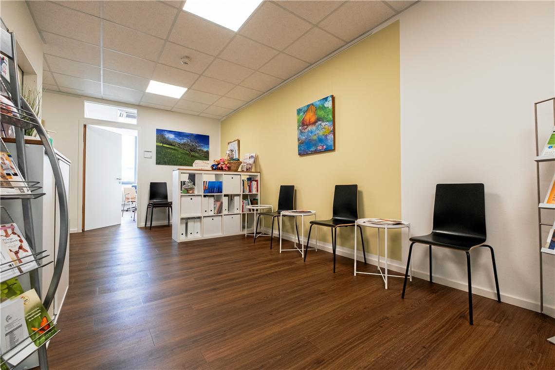 Krebsberatungsstelle bezieht neue Räume in Winnenden Willkommen in der Krebsberatungsstelle Rems-Murr: Die neuen Räume im Gesundheitszentrum Winnenden wurden hell und einladend gestaltet. Foto: Bebop Media