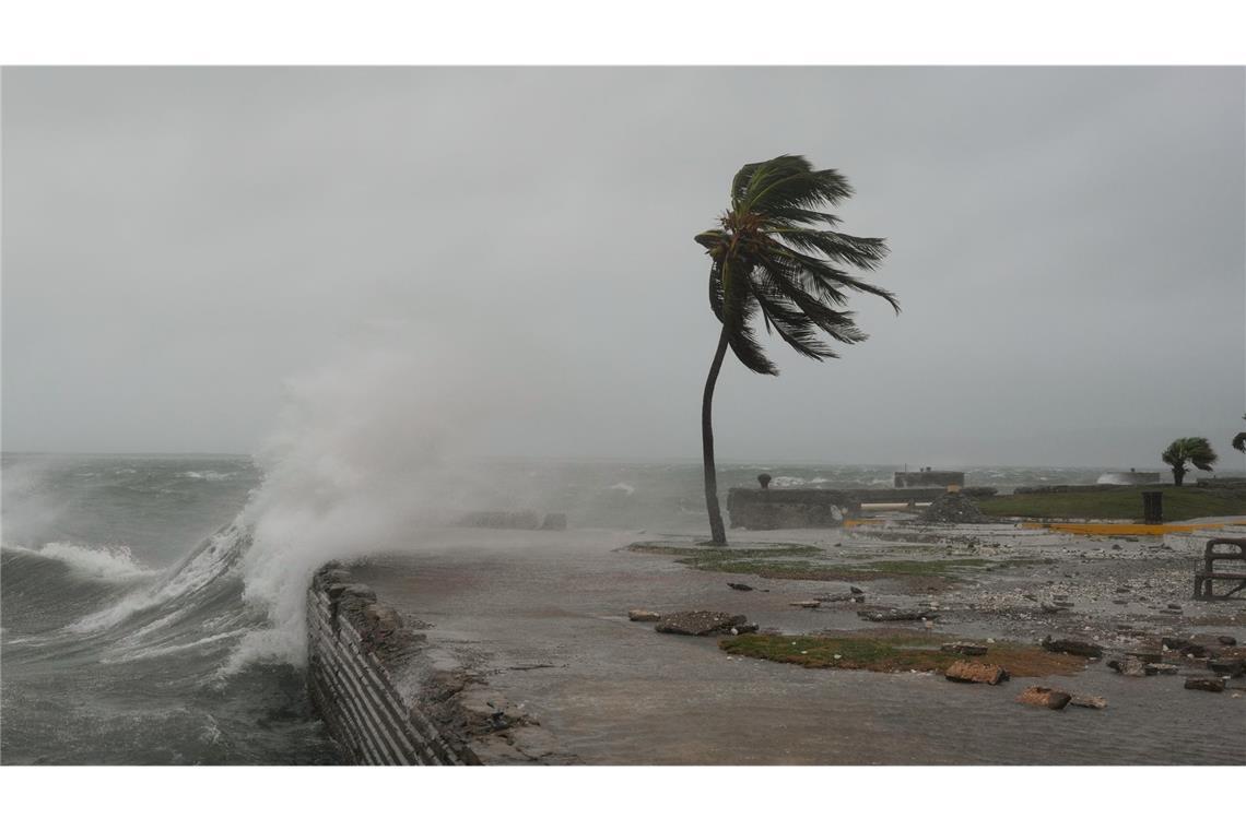 Hurrikan „Melissa“ erreicht Jamaika Windgeschwindigkeiten von knapp 300 Stundenkilometer: Melissa ist einer  der stärksten Hurrikane, die je im Atlantik aufgetreten sind.