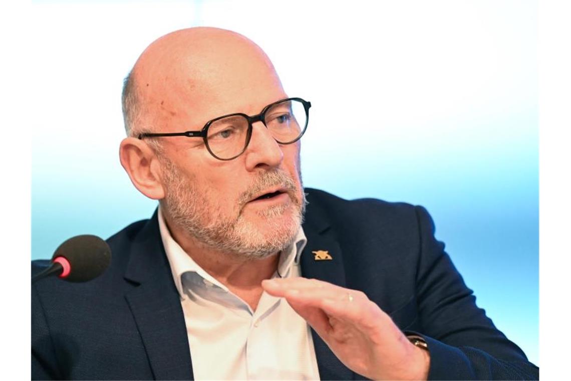 Zeitung: Hermann will mehr Geld für Doppelstockzüge
