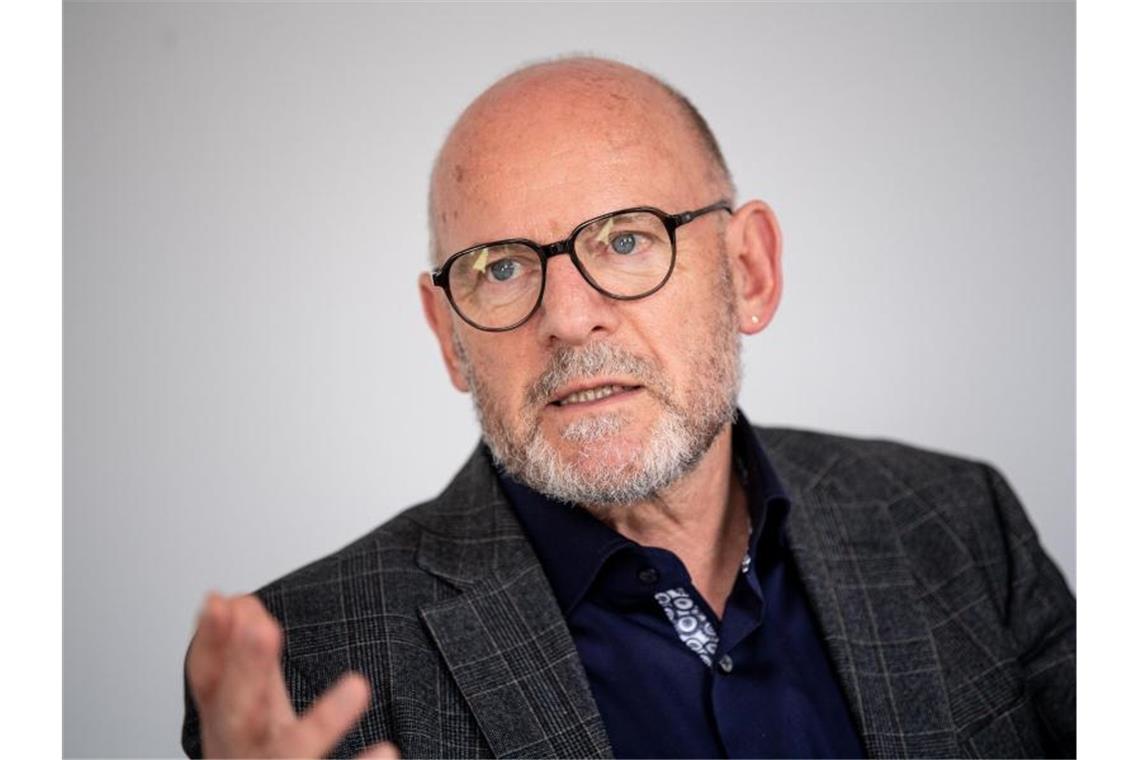 Hermann will schärfere Sanktionen für Raser Winfried Hermann (Bündnis 90/Die Grünen), Verkehrsminister von Baden-Württemberg. Foto: Fabian Sommer/dpa/Archiv