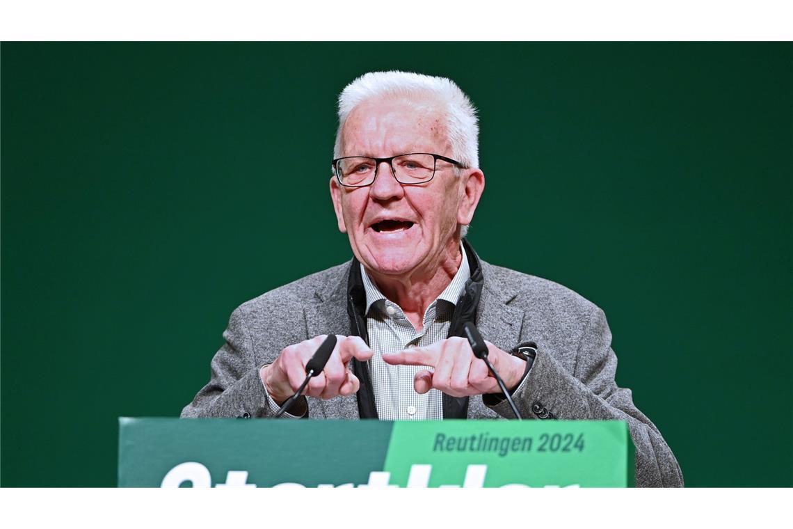 Kretschmann will Autoindustrie im Wettbewerb mit China stützen Winfried Kretschmann beim Grünenparteitag in Reutlingen.