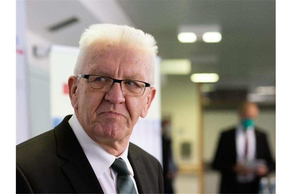 Baden-Württemberg erwägt „Hotspot“-Regelung für April Winfried Kretschmann (Bündnis 90 Die Grünen), Ministerpräsident von Baden-Württemberg. Foto: Philipp von Ditfurth/dpa/Archivbild