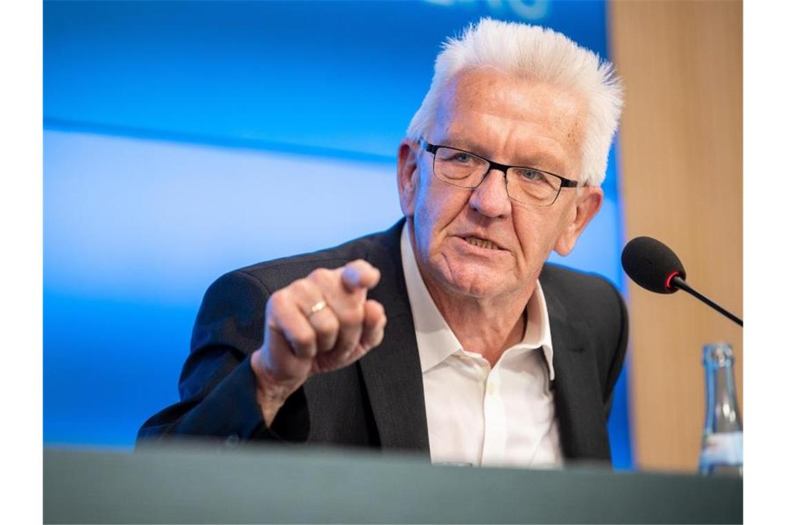 Grünen-Spitzenpolitiker Kretschmann begrüßt Fan-Rückkehr Winfried Kretschmann (Bündnis 90/Die Grünen), Ministerpräsident von Baden-Württemberg. Foto: Sebastian Gollnow/dpa