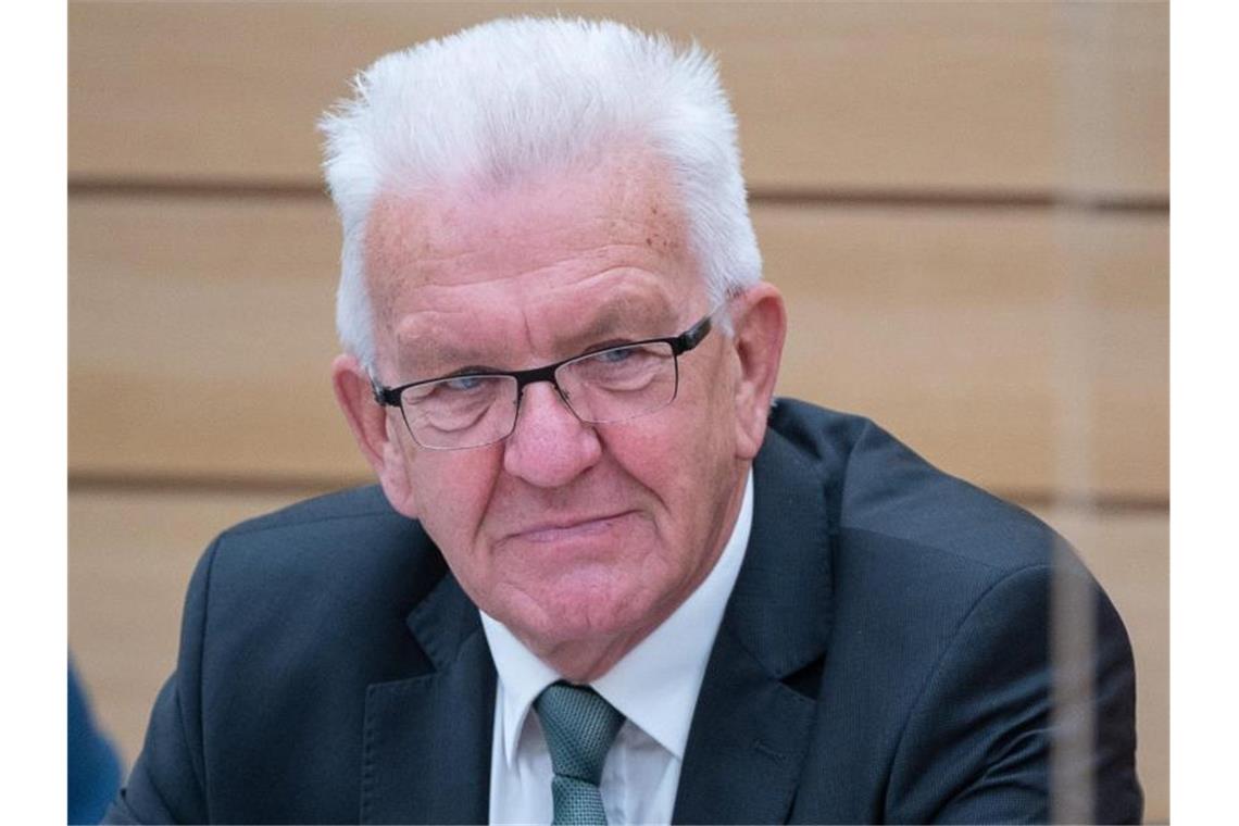 Kretschmann stärkt Lucha nach scharfer SPD-Kritik den Rücken Winfried Kretschmann (Bündnis 90/Die Grünen), Ministerpräsident von Baden-Württemberg. Foto: Sebastian Gollnow/dpa/Archivbild